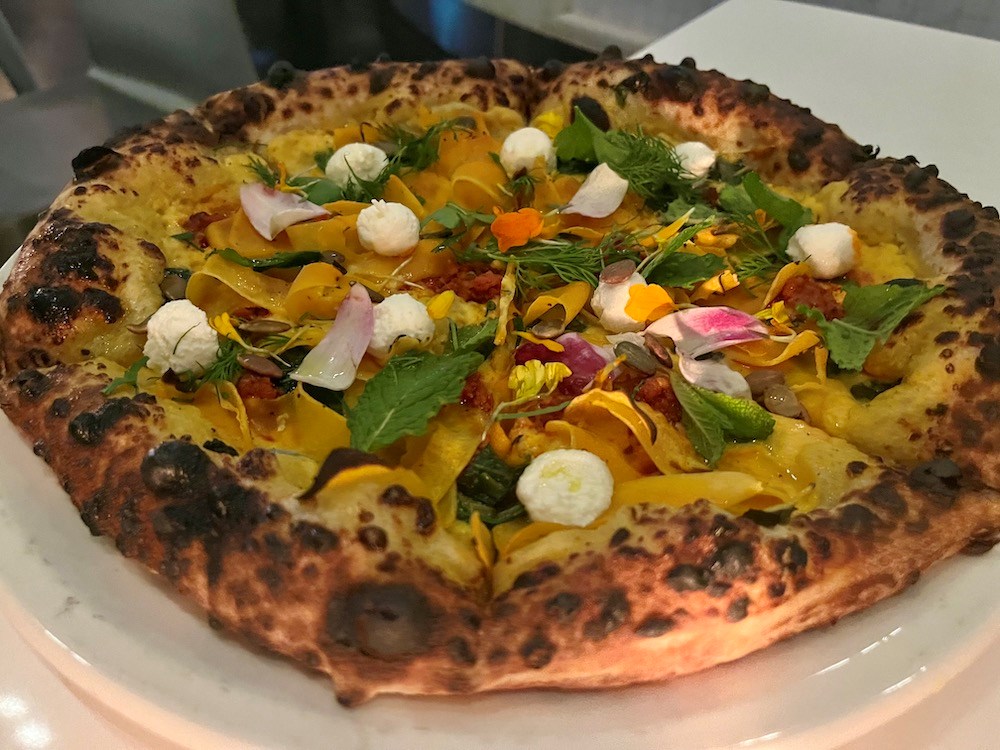 Video: ¿Qué hay en el menú del restaurante Gastronomy Gastown?