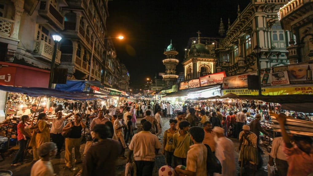 El bazar Bhendi de Mumbai se transforma en el deleite de un gastrónomo cada año durante el Ramadán