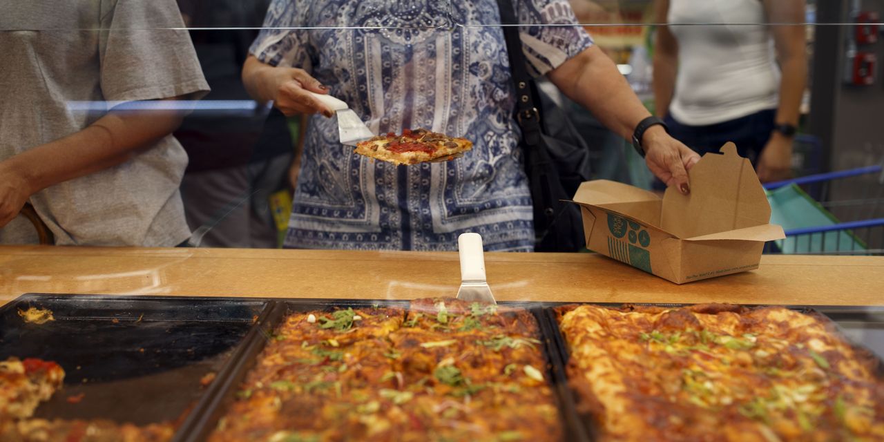 Whole Foods Market explora la construcción de cocinas fuera del sitio para abastecer barras de comida
