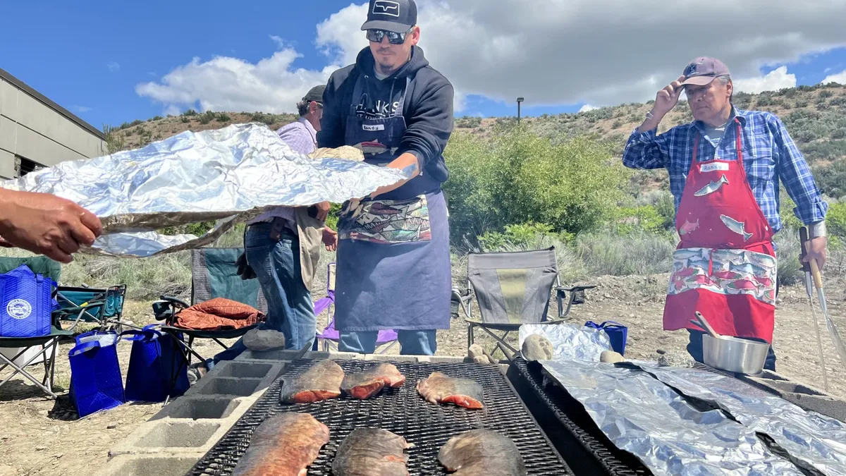 Para las tribus, dar la bienvenida al salmón al Alto Columbia es un recordatorio del 'trabajo de toda la vida'