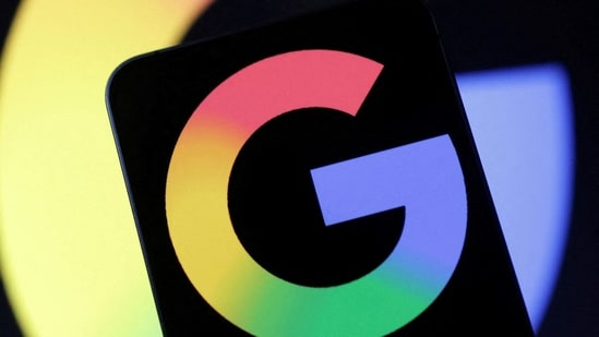 Google dice que las descripción general de la IA brindan a los usuarios mejores experiencias y escasez envían tráfico a diferentes tipos de sitios web ((Reuters)