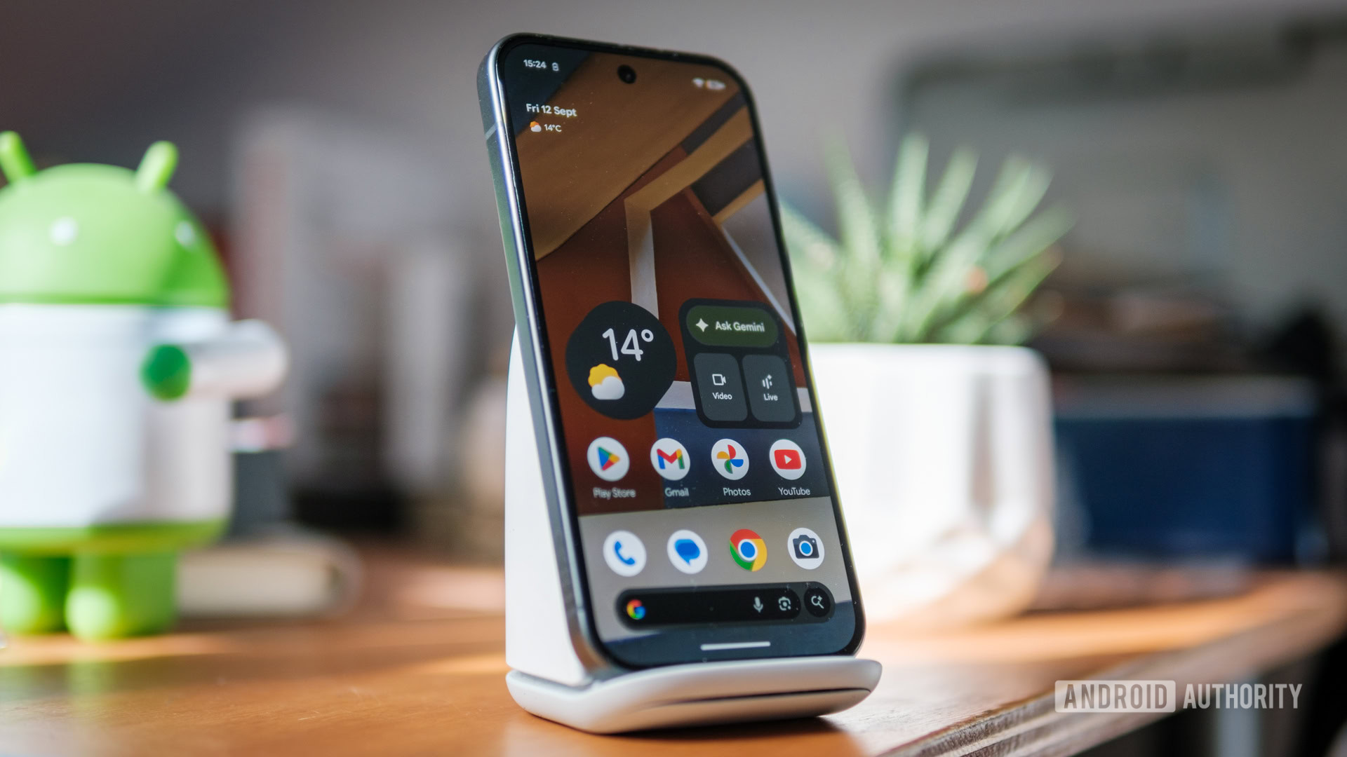 Stand with Pixel Pixel 10