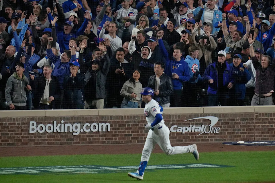 El público del Raigley Field jugó un papel importante en la victoria de los cubos en los Juegos 3 y 4 (Foto AP/Erin Huli)
