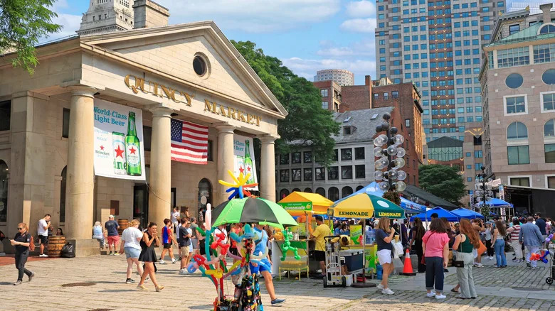 Quincy Market es un suburbio de Boston.