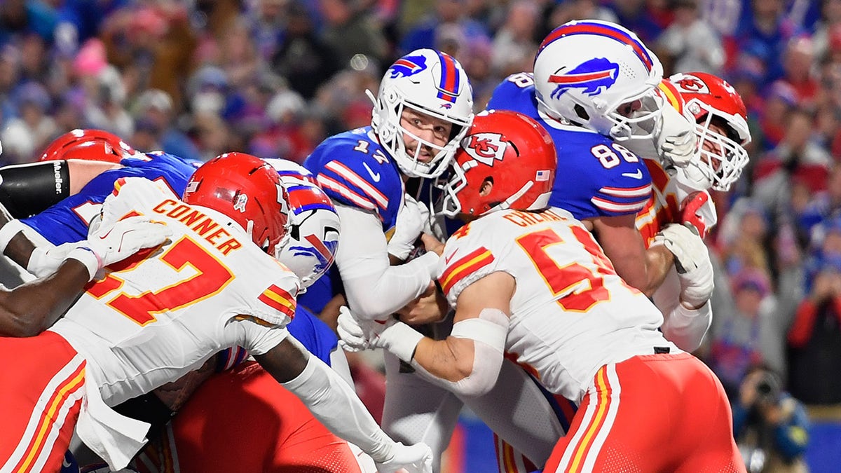Josh Allen se abre paso entre los Chiefs