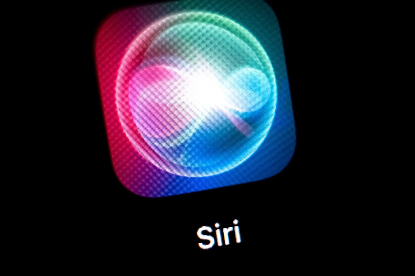 Ícono de la aplicación Siri en octubre de 2025. (Foto: Nicholas Kokovlis/NurPhoto/Getty Images)