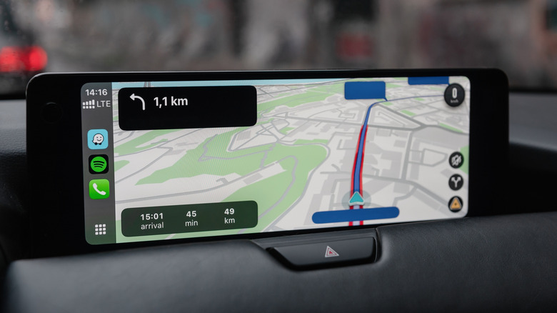 CarPlay con Waze en exhibición