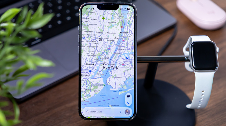 Aplicación Apple Maps en la pantalla del iPhone