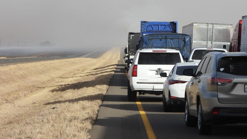 La US 287 está cerrada en ambas direcciones desde Goodnight a Ashtola debido a un incendio forestal el 17 de febrero de 2026 (Steve Douglas/KVII)