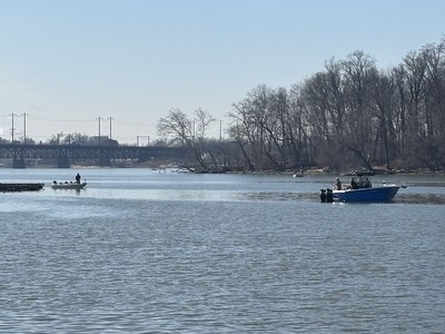 barco en el agua