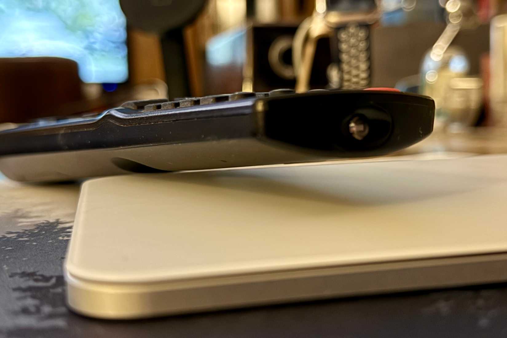 Luz infrarroja en un mando a distancia para un televisor de 15 años